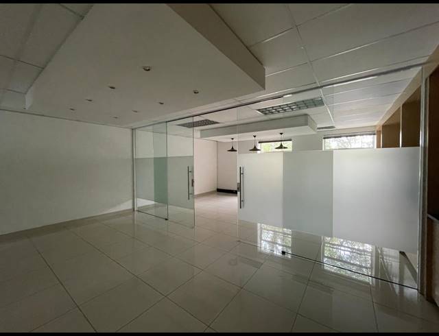 210M² OFFICE TO LET IN BRYANSTON